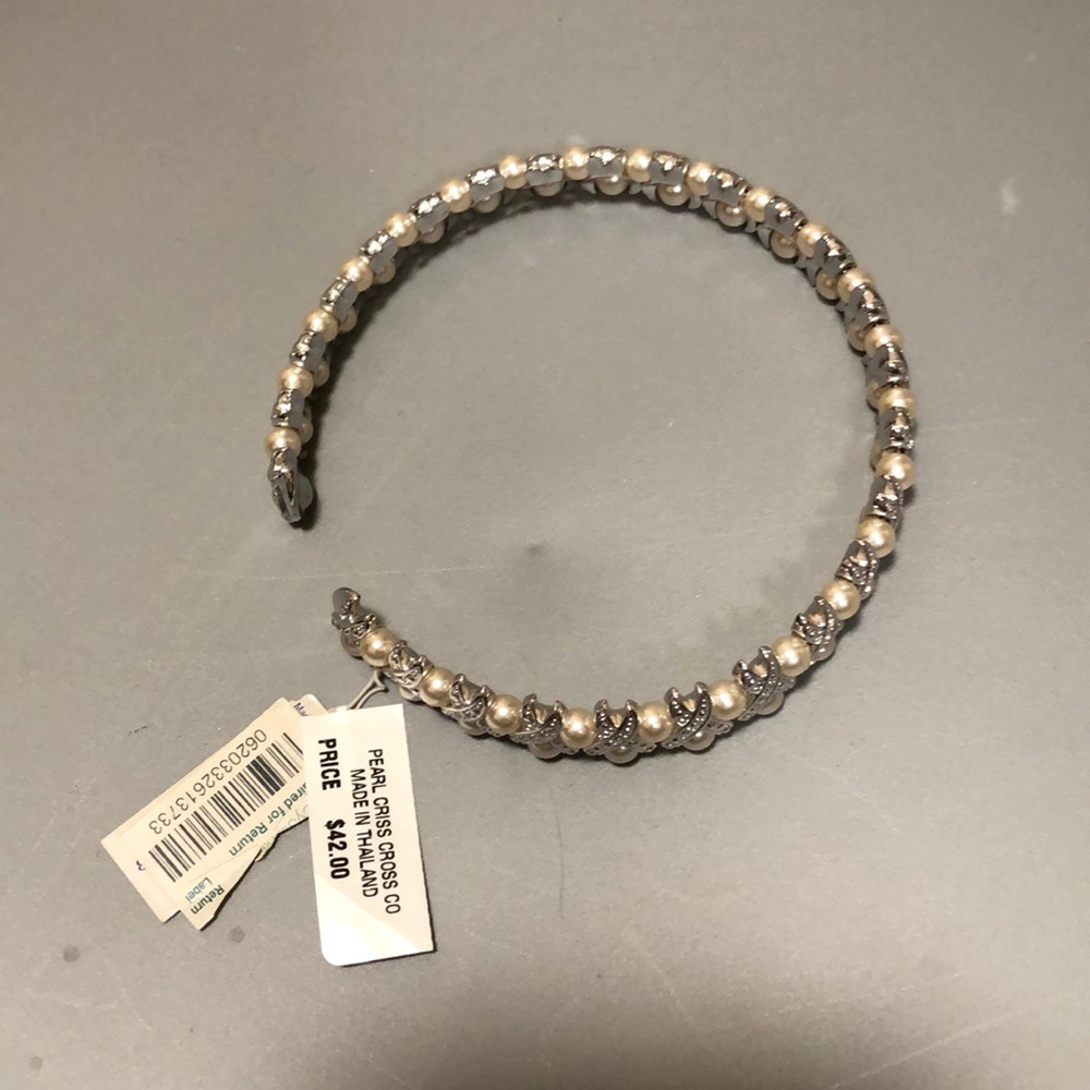 Pearl cris cross Choker